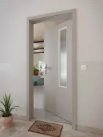 CloseUp-Milieuansicht von GARANT Wohnungseingangstür U12115SD Platingrau GHK08 mit Lichtausschnitt LA-5 bandseitig