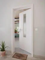 CloseUp-Milieuansicht von GARANT Wohnungseingangstür U12188SD Lichtgrau GHK08 mit Lichtausschnitt LA-5 mittig