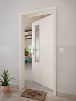 CloseUp-Milieuansicht von GARANT Wohnungseingangstür Authentic Perl GCK08 mit Lichtausschnitt LA-5 schlossseitig