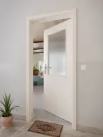 CloseUp-Milieuansicht von GARANT Wohnungseingangstür Authentic Perl CePaL mit Lichtausschnitt LA-6