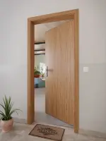 CloseUp-Milieubild von Typ 52 Eiche natur lackiert Echtholzfurniert Wohnungseingangstür - Kilsgaard