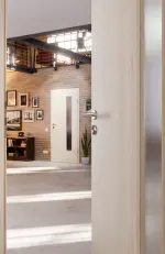 CloseUp-Milieuansicht von Lärche lasiert LA 24 bandseitig Basic Durat Innentür - Huga