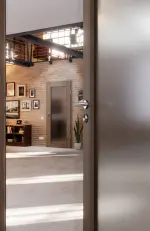 Detail-Milieuansicht von Taupe RAL 7048 LA 27 Mattlack Basic Innentür - Huga