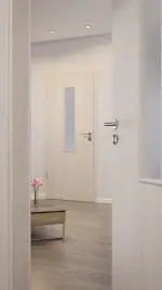 CloseUp-Milieuansicht von Eiche lasiert LA 4 mittig Basic Durat Innentür - Huga