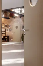 CloseUp-Milieuansicht von Cotton like Taupe LA Bullauge Basic Innentür - Huga