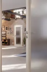 Milieubild-Nahaufnahme von Lärche lasiert LA 27 Basic Durat Innentür - Huga