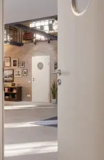 Milieubild-Nahaufnahme von Lärche lasiert LA Bullauge Basic Durat Innentür - Huga