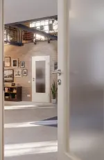 Milieubild-Nahaufnahme von Lärche lasiert DIN-LA Basic Durat Innentür - Huga