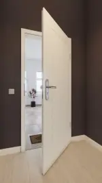 Front-Milieuansicht von GARANT Wohnungseingangstür Milano M1 Weißlack 