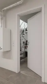 Detailansicht von JELD-WEN Wärmeschutztür Typ42 Grauweiß Optima DuriTop CPL