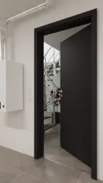 Detail-Milieuansicht von GARANT Wärmeschutztür Matt RAL 9005 G-TEC