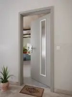 CloseUp-Milieuansicht von WESTAG Wohnungseingangstür Kitt A 446 GetaLit HPL mit Lichtausschnitt LA-1B bandseitig