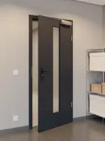 CloseUp-Milieuansicht von GARANT Rauchschutztür Matt RAL 9005 G-TEC mit Lichtausschnitt LA-4 mittig