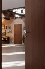 CloseUp-Milieuansicht von WESTAG Innentür-Set Nussbaum Trentino NU 717 PortaLit CPL mit Zarge und Drücker