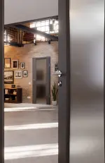 CloseUp-Milieuansicht von Huga Innentür Sueno 2 Hygge grau RAL 7037 Duradecor Concept