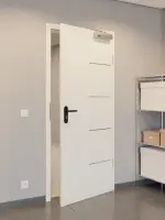 CloseUp-Milieuansicht von GARANT Rauchschutztür Corona 834 Snow White CePaL