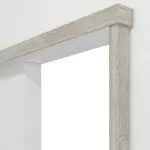 Detailansicht von Schiebetürsystem Eiche Gessato Dekorfolie vor der Wand laufend ohne Zarge