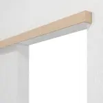 Detailansicht von LEBO Schiebetürsystem vor der Wand laufend Can. Ahorn Matt Furnier ohne Zarge