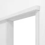 Detailansicht von Huga Schiebetürsystem vor der Wand laufend Eiche Weiß Durat mit Zarge