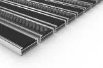 Schräge Detailansicht von Aluprofilmatte KLASSIK Safe R01V schwarz / Work B02 grau - Entrada