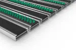 Schräge Detailansicht von Aluprofilmatte KLASSIK Safe R01V schwarz / Work B07 grün - Entrada