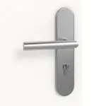 Detailansicht der Oberfläche von Weiß ähnlich RAL 9016 Basic Lack Wohnungseingangstür - Huga