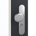 Detailansicht der Oberfläche von GARANT Wohnungseingangstür U12000SD Vulkanschwarz GHK08 mit Lichtausschnitt LA-DIN