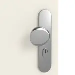 Detailansicht der Oberfläche von GARANT Wohnungseingangstür Weißlack 9010 GHK08 mit Lichtausschnitt LA-10