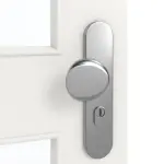 Detailansicht der Oberfläche von GARANT Wohnungseingangstür Quer Authentic Bianco GCK08 mit Lichtausschnitt LA-11