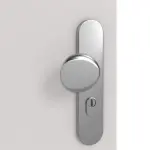 Detailansicht der Oberfläche von GARANT Wohnungseingangstür U12188SD Lichtgrau GHK08 mit Lichtausschnitt LA-12