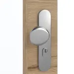 Detailansicht der Oberfläche von GARANT Wohnungseingangstür Quer Authentic Risseiche CePaL mit Lichtausschnitt LA-2