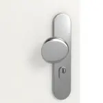 Detailansicht der Oberfläche von GARANT Wohnungseingangstür Authentic Bianco CePaL mit Lichtausschnitt LA-4 bandseitig