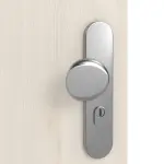 Detailansicht der Oberfläche von GARANT Wohnungseingangstür Authentic Perl CePaL mit Lichtausschnitt LA-4 bandseitig