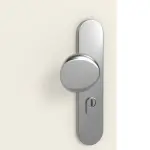 Detailansicht der Oberfläche von GARANT Wohnungseingangstür Weißlack 9010 mit Lichtausschnitt LA-4 bandseitig