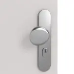 Detailansicht der Oberfläche von GARANT Wohnungseingangstür U12188SD Lichtgrau GHK08 mit Lichtausschnitt LA-4 bandseitig