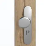 Detailansicht der Oberfläche von GARANT Wohnungseingangstür Authentic Risseiche CePaL mit Lichtausschnitt LA-4 schlossseitig