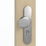 Detailansicht der Oberfläche von GARANT Wohnungseingangstür Natura Ahorn CePaL mit Lichtausschnitt LA-4 schlossseitig