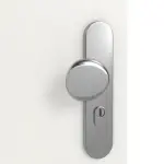 Detailansicht der Oberfläche von GARANT Wohnungseingangstür Authentic Bianco GCK08 mit Lichtausschnitt LA-5 bandseitig