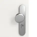 Detailansicht der Oberfläche von GARANT Wohnungseingangstür Quer Authentic Bianco GCK08 mit Lichtausschnitt LA-5 bandseitig