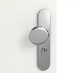 Detailansicht der Oberfläche von GARANT Wohnungseingangstür Authentic Bianco CePaL mit Lichtausschnitt LA-5 mittig