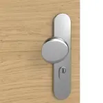 Detailansicht der Oberfläche von GARANT Wohnungseingangstür Quer Authentic Asteiche GCK08 mit Lichtausschnitt LA-5 mittig