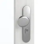 Detailansicht der Oberfläche von GARANT Wohnungseingangstür Authentic Grigio GCK08 mit Lichtausschnitt LA-5 schlossseitig