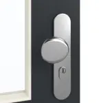 Detailansicht der Oberfläche von GARANT Wohnungseingangstür U12000SD Vulkanschwarz GHK08 mit Lichtausschnitt LA-6