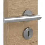 Detailansicht der Oberfläche von GARANT Doppelflügeltür inkl. Zarge Quer Authentic Risseiche CPL mit Lichtausschnitt LA-DIN