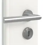 Detailansicht der Oberfläche von GARANT Doppelflügeltür inkl. Zarge Quer Authentic Bianco CPL mit Lichtausschnitt LA-DIN Sprosse SP4