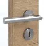 Detailansicht der Oberfläche von GARANT Doppelflügeltür inkl. Zarge Quer Authentic Risseiche CPL mit Lichtausschnitt LA-4 schlossseitig