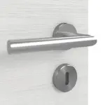 Detailansicht der Oberfläche von GARANT Doppelflügeltür inkl. Zarge Quer Authentic Grigio GCK08 mit Lichtausschnitt LA-5 mittig