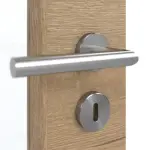 Detailansicht der Oberfläche von GARANT Doppelflügeltür inkl. Zarge Quer Authentic Risseiche CPL mit Lichtausschnitt LA-5 schlossseitig