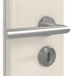 Detailansicht der Oberfläche von GARANT Doppelflügeltür inkl. Zarge Quer Authentic Perl GCK08 mit Lichtausschnitt LA-6 Sprosse SP0