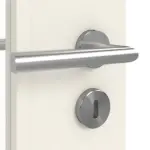 Detailansicht der Oberfläche von CLASSEN Doppelflügeltür Weiß RAL 9010 CPL 4.2 mit Lichtausschnitt mit Zarge